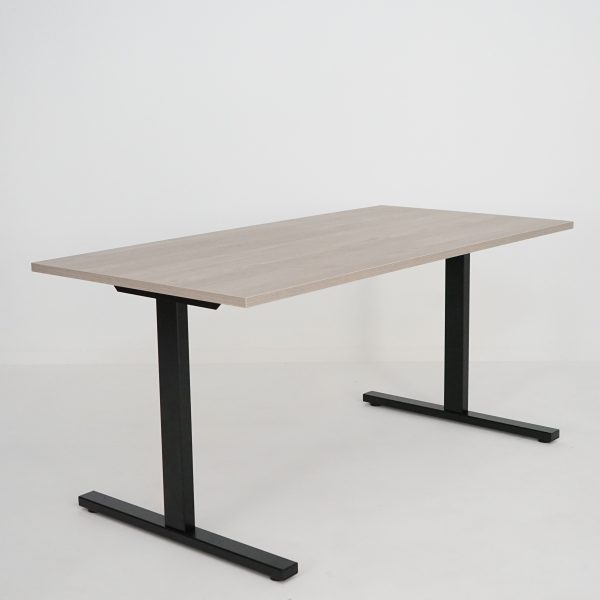 T-Easy skrivebord. Bordplate: Grey Wood