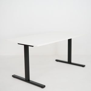 T-Easy skrivebord. Bordplate: Hvit