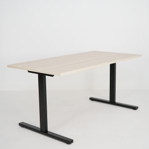 T-Easy skrivebord. Bordplate: Sand Ash