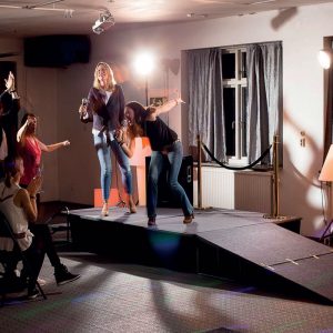 Rampe til sammenleggbar scene