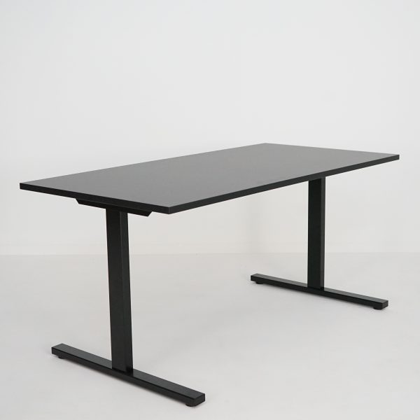 IDT elektrisk hev/senk. Bordplate: Svart