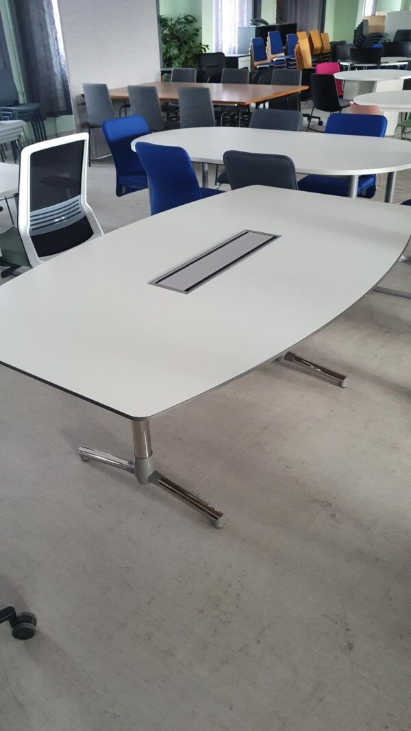 Pent brukt Fora Form møtebord. 180x120/80 cm. - Bilde 2